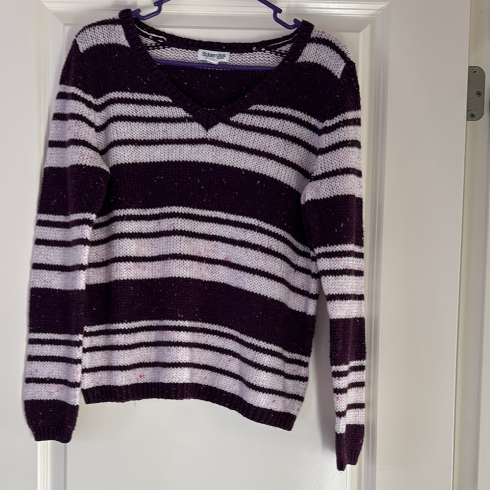 St.‎ John’s Bay Women's Size Medium Purple and White Striped Sweater.